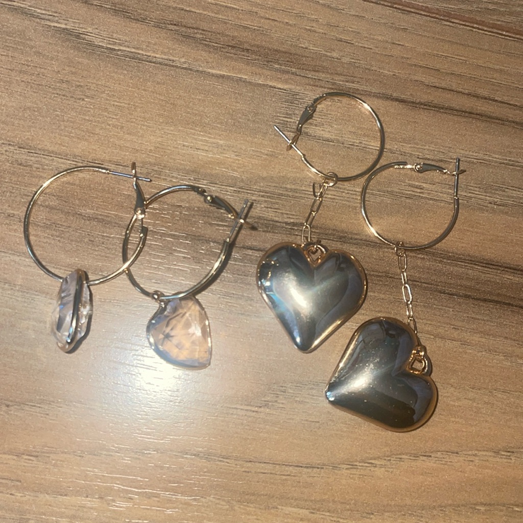 Bundle Of Nwot Heart Drop Earrings 2 For 8 8$